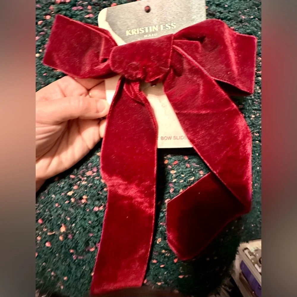 🎸Kristin Ess🎸🔥NWT🔥The Velvet Bow Slide in Burgandy
